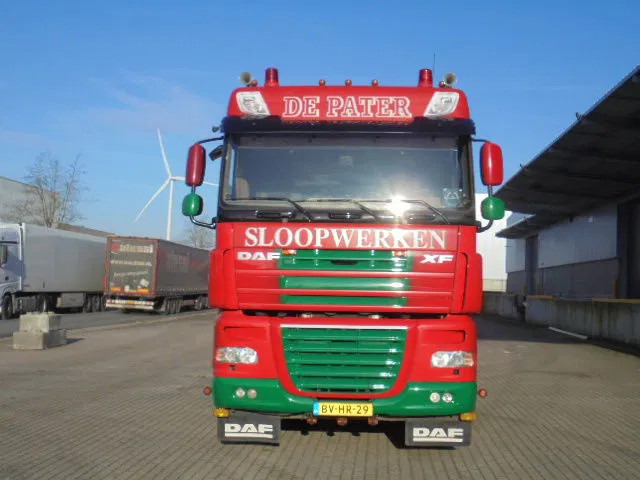 DAF XF 105 410 FAD 8X4 STEEL SUSPENSION - Konkstõstukiga veoauto: pilt 3 DAF XF 105 410 FAD 8X4 STEEL SUSPENSION - Konkstõstukiga veoauto: pilt 3