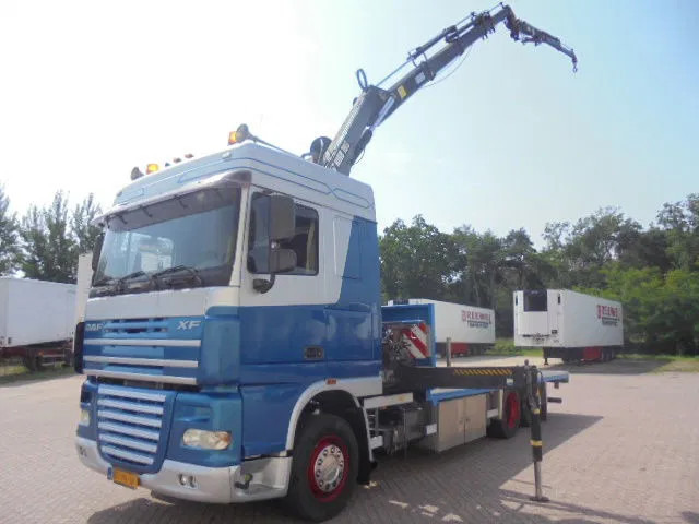 DAF XF 105 XF105 NL TRUCK - Kraanaga veoauto: pilt 1 DAF XF 105 XF105 NL TRUCK - Kraanaga veoauto: pilt 1