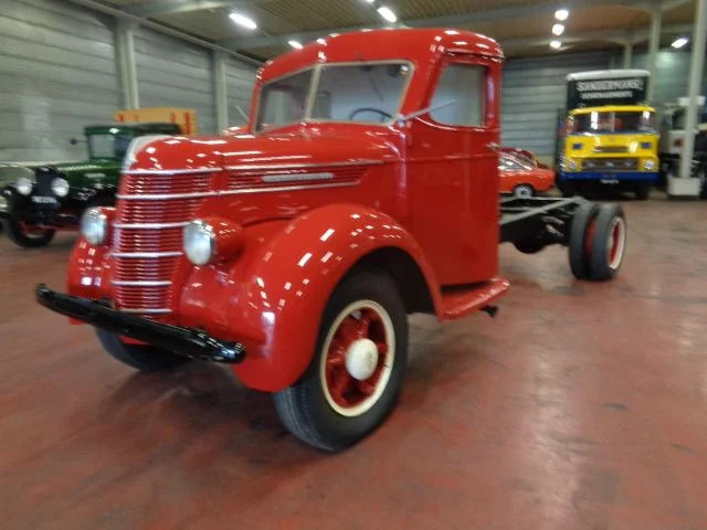 International D 30 4 TONNER - Kabiinišassiiga veoauto: pilt 1 International D 30 4 TONNER - Kabiinišassiiga veoauto: pilt 1