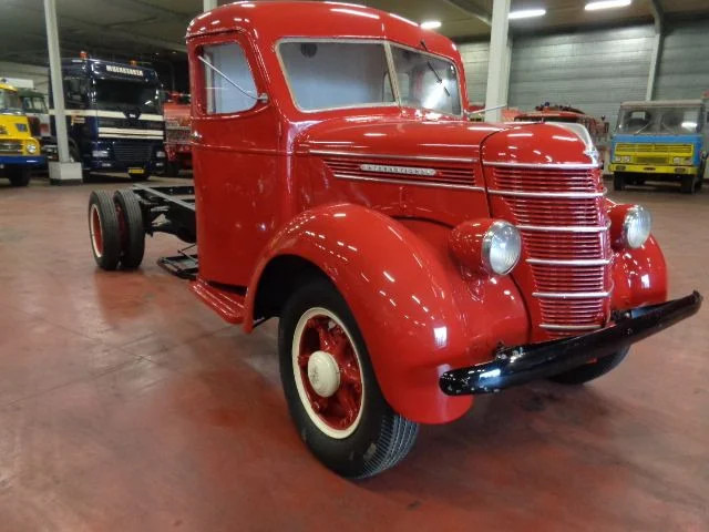 International D 30 4 TONNER - Kabiinišassiiga veoauto: pilt 2 International D 30 4 TONNER - Kabiinišassiiga veoauto: pilt 2
