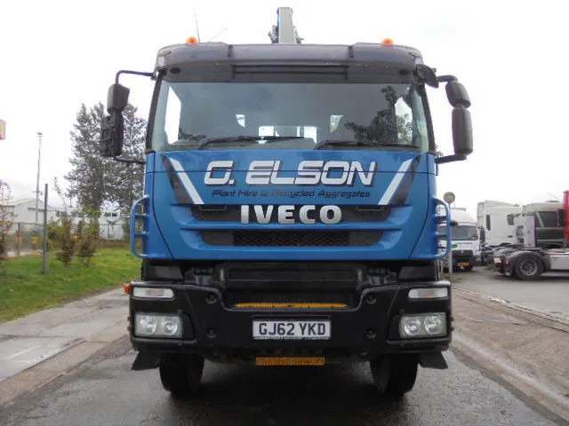Iveco AD340T36 8X4 - Kallurauto, Kraanaga veoauto: pilt 2 Iveco AD340T36 8X4 - Kallurauto, Kraanaga veoauto: pilt 2