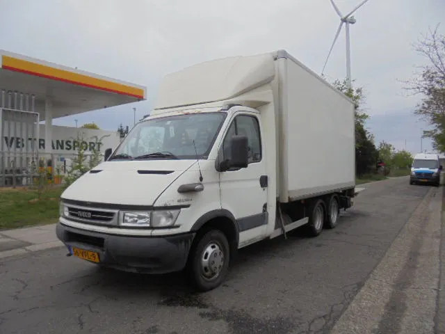 Iveco Daily 40 C14 HPI TREKKER OPLEGGER - Tarbesõiduk furgoon, Meeskonnaauto: pilt 1 Iveco Daily 40 C14 HPI TREKKER OPLEGGER - Tarbesõiduk furgoon, Meeskonnaauto: pilt 1
