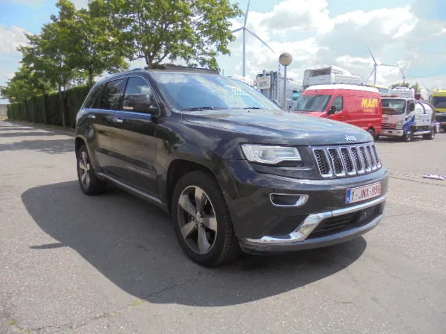 Jeep Grand Cherokee 4X4 SUMMIT EDITION 3.0 LTR V6 - Maastur: pilt 3 Jeep Grand Cherokee 4X4 SUMMIT EDITION 3.0 LTR V6 - Maastur: pilt 3