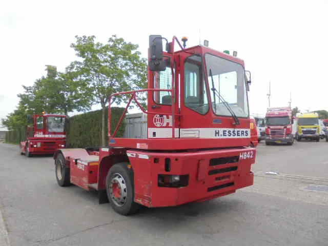 MOL YM 225/4X2 40 KM/H - Laotraktor: pilt 3 MOL YM 225/4X2 40 KM/H - Laotraktor: pilt 3