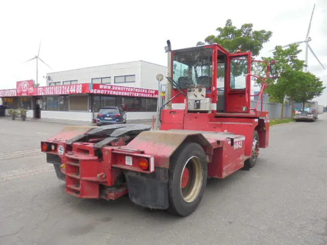 MOL YM 225/4X2 40 KM/H - Laotraktor: pilt 5 MOL YM 225/4X2 40 KM/H - Laotraktor: pilt 5