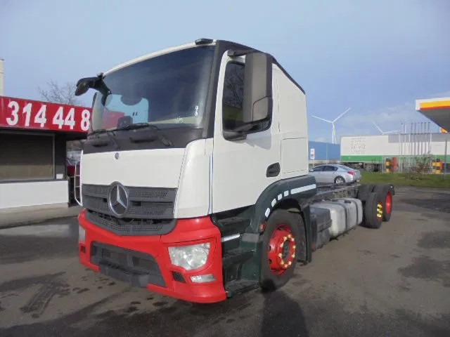 Mercedes-Benz Actros 2340 6X2 EUR 6 - Kabiinišassiiga veoauto: pilt 1 Mercedes-Benz Actros 2340 6X2 EUR 6 - Kabiinišassiiga veoauto: pilt 1