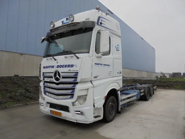 Mercedes-Benz Actros 2542 6X2 - Kabiinišassiiga veoauto: pilt 1 Mercedes-Benz Actros 2542 6X2 - Kabiinišassiiga veoauto: pilt 1
