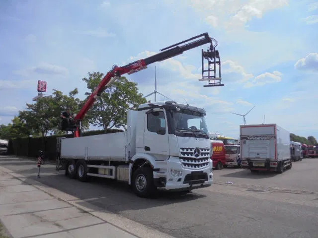 Mercedes-Benz Arocs 2545 + RETARDER 6X2 NEW /DEMO - Kraanaga veoauto: pilt 2 Mercedes-Benz Arocs 2545 + RETARDER 6X2 NEW /DEMO - Kraanaga veoauto: pilt 2