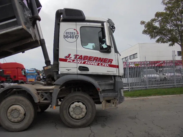Mercedes-Benz Arocs 3240 K 8X4 - Kallurauto: pilt 4 Mercedes-Benz Arocs 3240 K 8X4 - Kallurauto: pilt 4