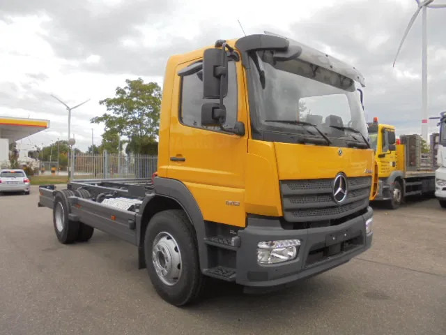 Mercedes-Benz Atego 1518 NEW DEMO MET FABRIEKS GARANTIE - Kabiinišassiiga veoauto: pilt 3 Mercedes-Benz Atego 1518 NEW DEMO MET FABRIEKS GARANTIE - Kabiinišassiiga veoauto: pilt 3