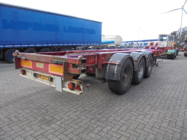 Renders RPCC 12-27 - Konteinerveduk/ Tõstukiga poolhaagis: pilt 3 Renders RPCC 12-27 - Konteinerveduk/ Tõstukiga poolhaagis: pilt 3