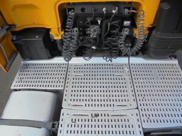 Sadulveok DAF XF 440 125XDAF 106 TRACTORHEAD IN STOCK: pilt 9