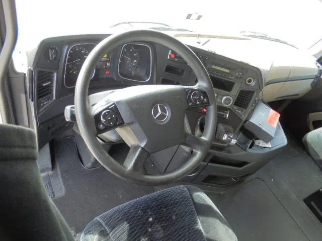 Sadulveok Mercedes-Benz Actros 1842: pilt 9