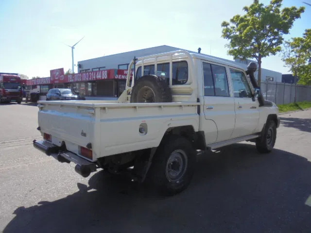 Toyota Land Cruiser HJ79L 4X4 CREWCAB PICKUP EXPORT OUTSIDE EU ONLY - Pikap: pilt 4 Toyota Land Cruiser HJ79L 4X4 CREWCAB PICKUP EXPORT OUTSIDE EU ONLY - Pikap: pilt 4