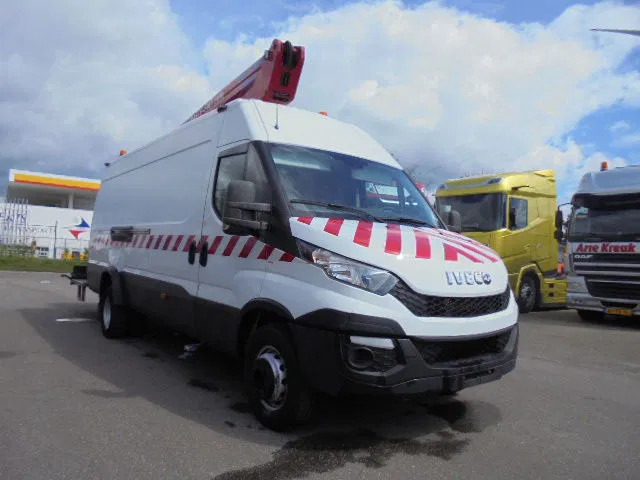 Iveco Daily 70 70C17 - Veoauto, Kraanaga veoauto: pilt 2 Iveco Daily 70 70C17 - Veoauto, Kraanaga veoauto: pilt 2