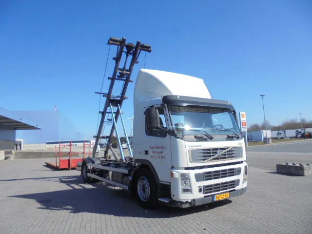 Volvo FM 260 MANUAL GEAR NL TRUCK - Veoauto - kaablisüsteem: pilt 3 Volvo FM 260 MANUAL GEAR NL TRUCK - Veoauto - kaablisüsteem: pilt 3