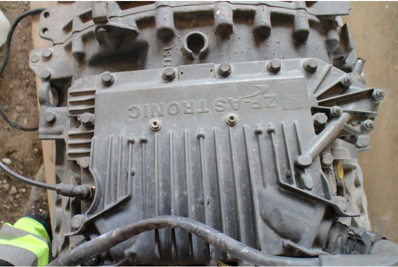 MAN ZF 12 AS 2130TD gearbox for MAN truck tractor - Käigukast - Veoauto: pilt 4 MAN ZF 12 AS 2130TD gearbox for MAN truck tractor - Käigukast - Veoauto: pilt 4