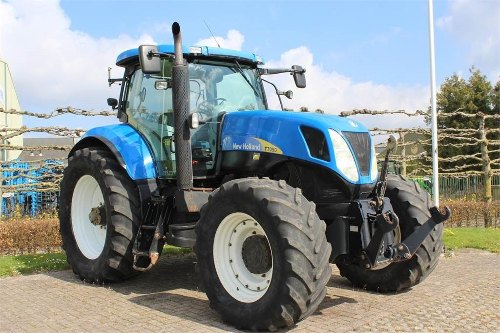 New Holland T7050 - Traktor: pilt 2 New Holland T7050 - Traktor: pilt 2