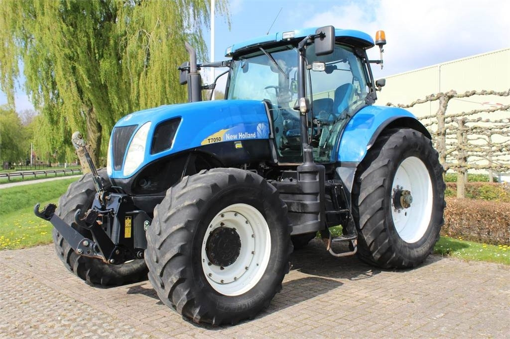 New Holland T7050 - Traktor: pilt 1 New Holland T7050 - Traktor: pilt 1