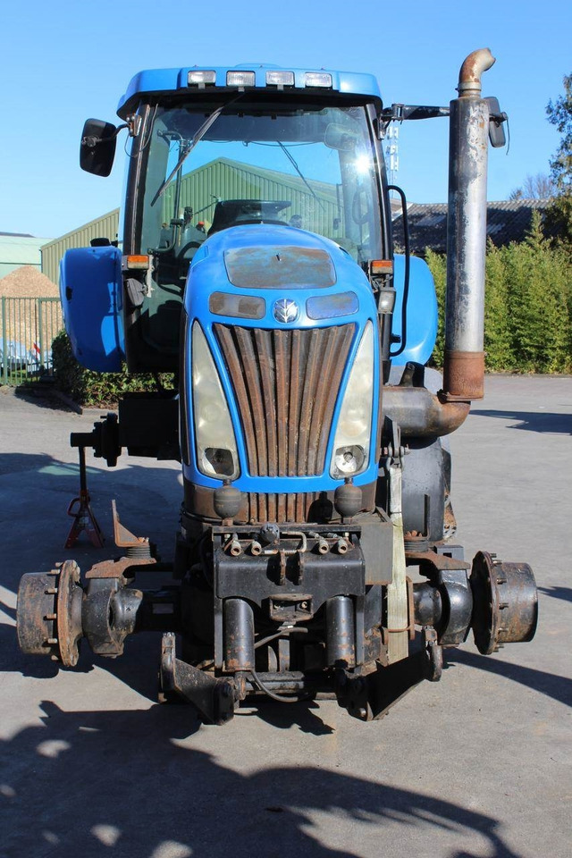 New Holland T8020 - Traktor: pilt 4 New Holland T8020 - Traktor: pilt 4