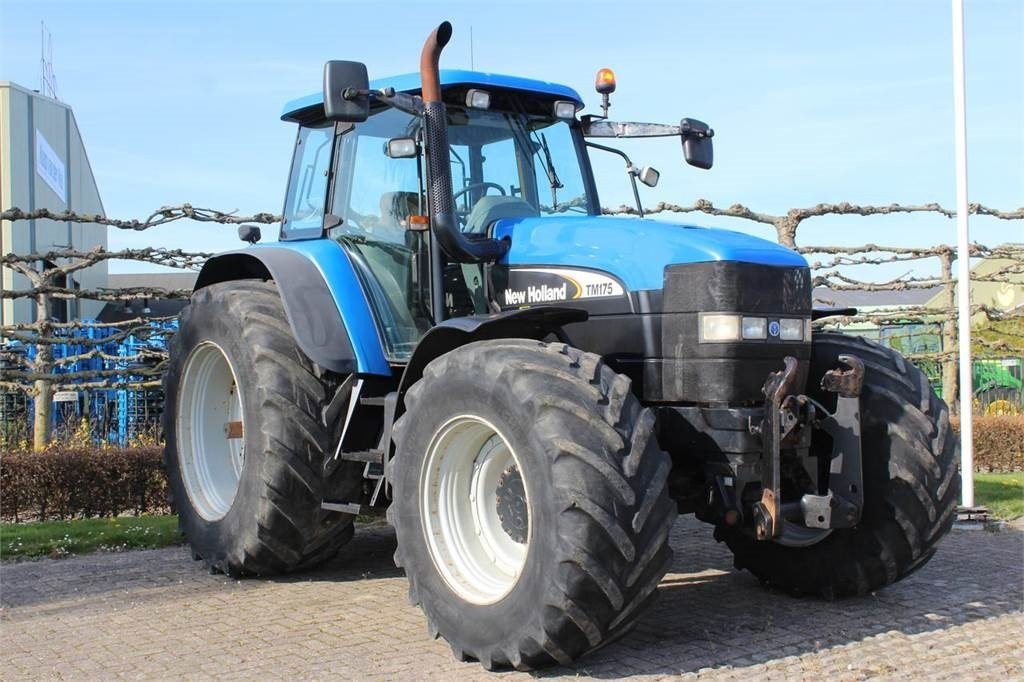 New Holland TM175 - Traktor: pilt 2 New Holland TM175 - Traktor: pilt 2