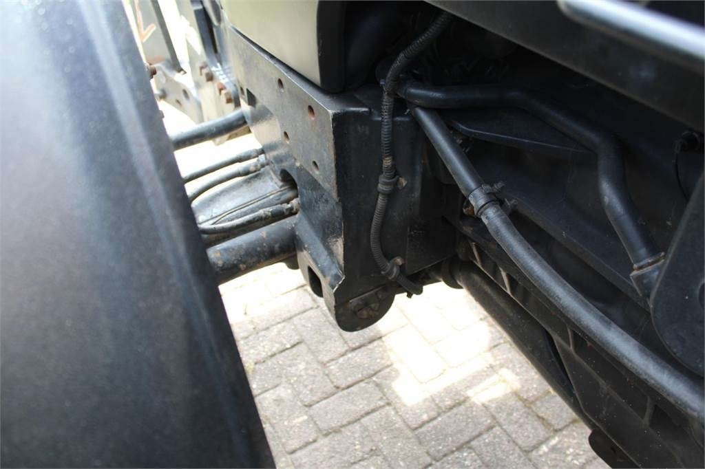 Traktor New Holland TM175: pilt 9