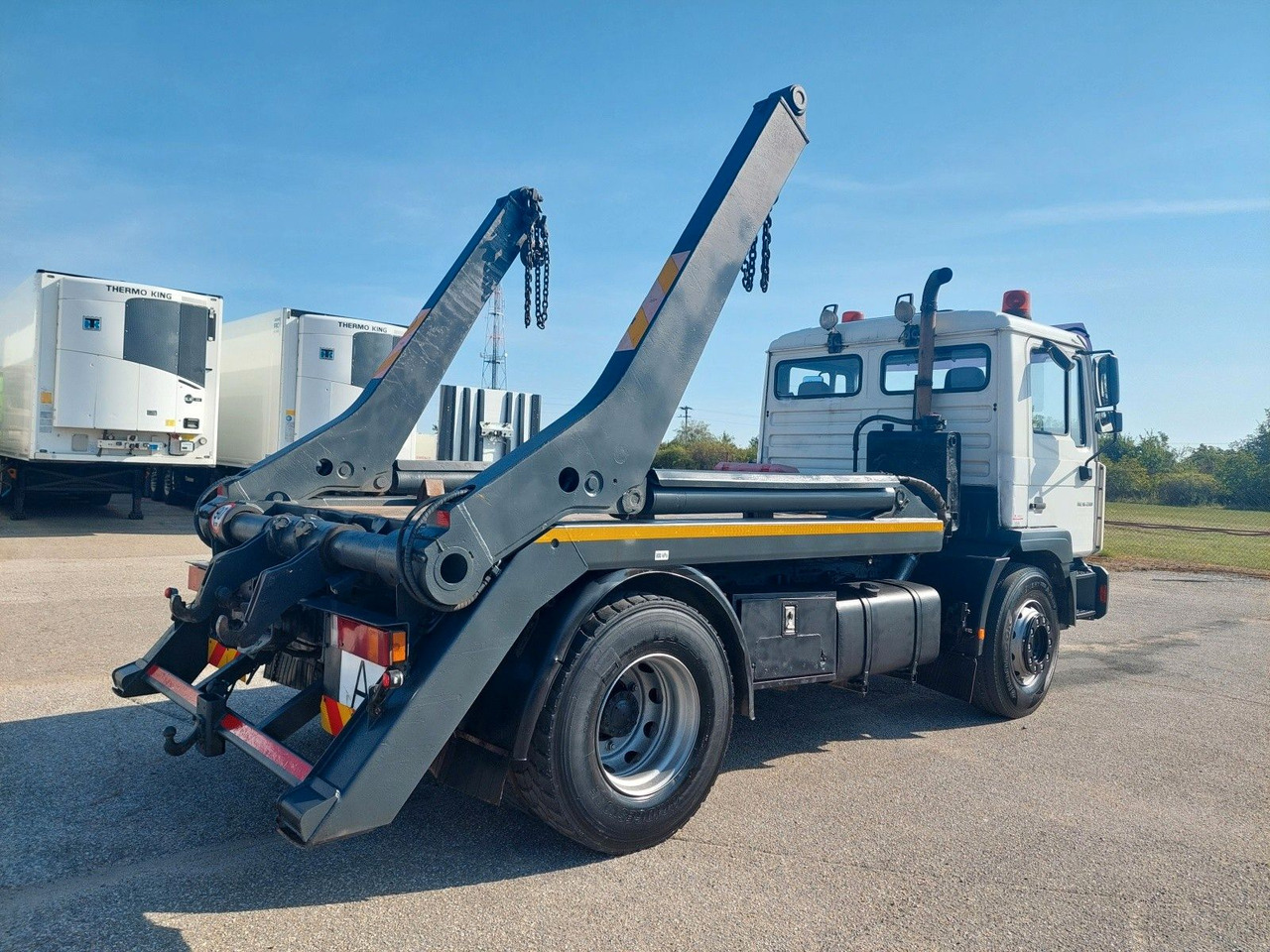 MAN ME 18.280 BB 4x2 - Tent veoauto: pilt 4 MAN ME 18.280 BB 4x2 - Tent veoauto: pilt 4