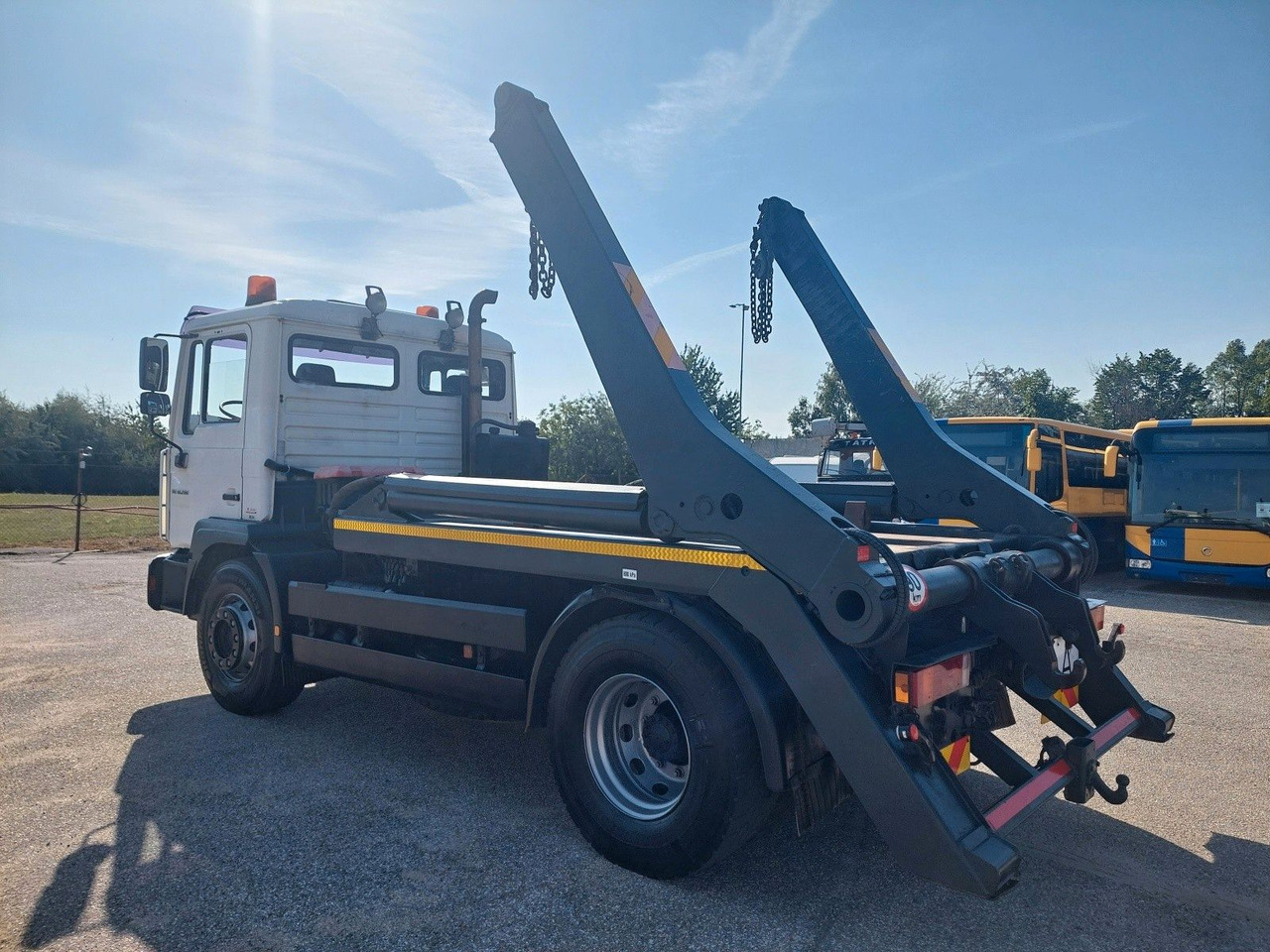 MAN ME 18.280 BB 4x2 - Tent veoauto: pilt 3 MAN ME 18.280 BB 4x2 - Tent veoauto: pilt 3