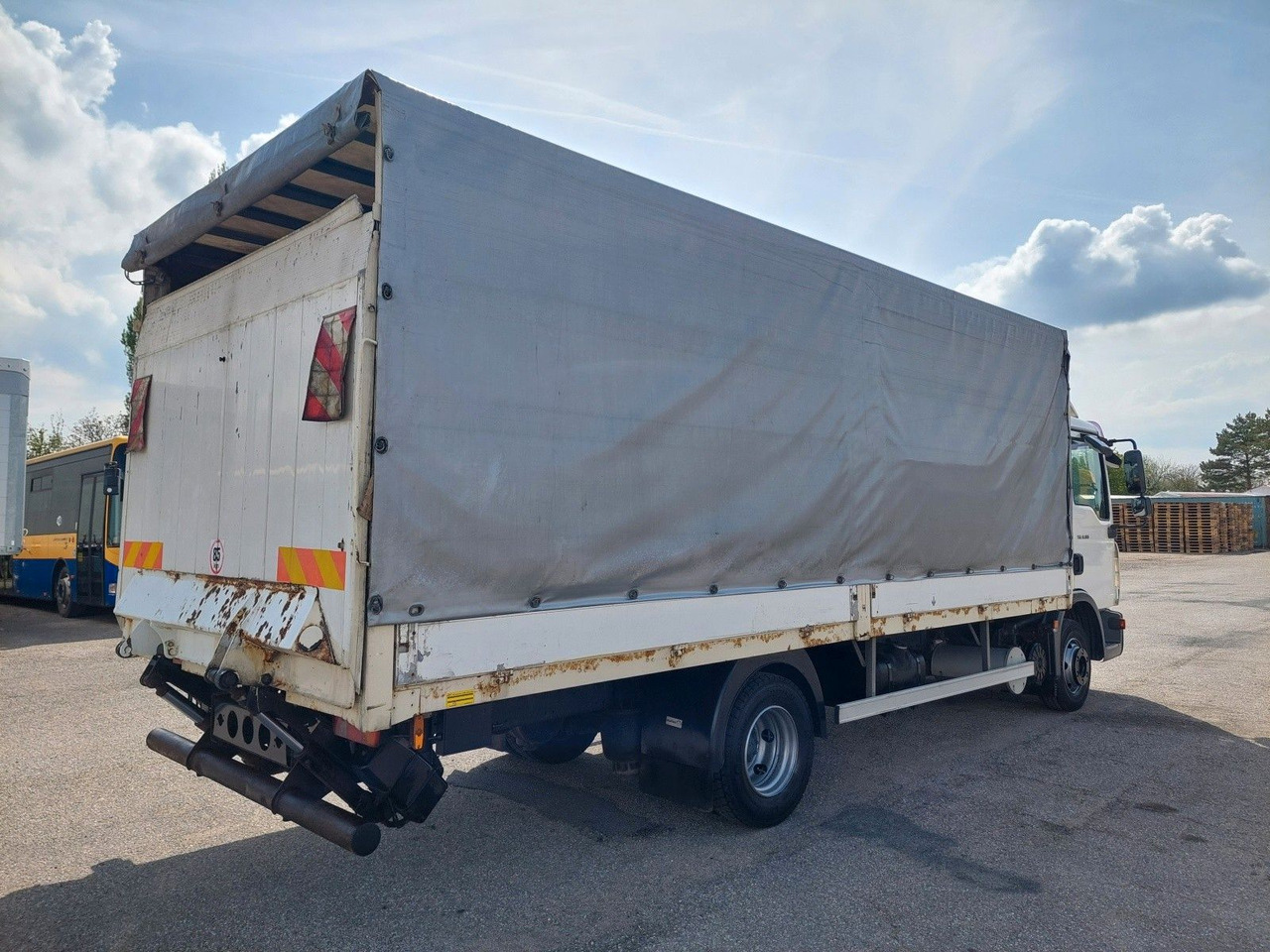 MAN TGL 8.180 4X2 BL - Tent veoauto: pilt 4 MAN TGL 8.180 4X2 BL - Tent veoauto: pilt 4