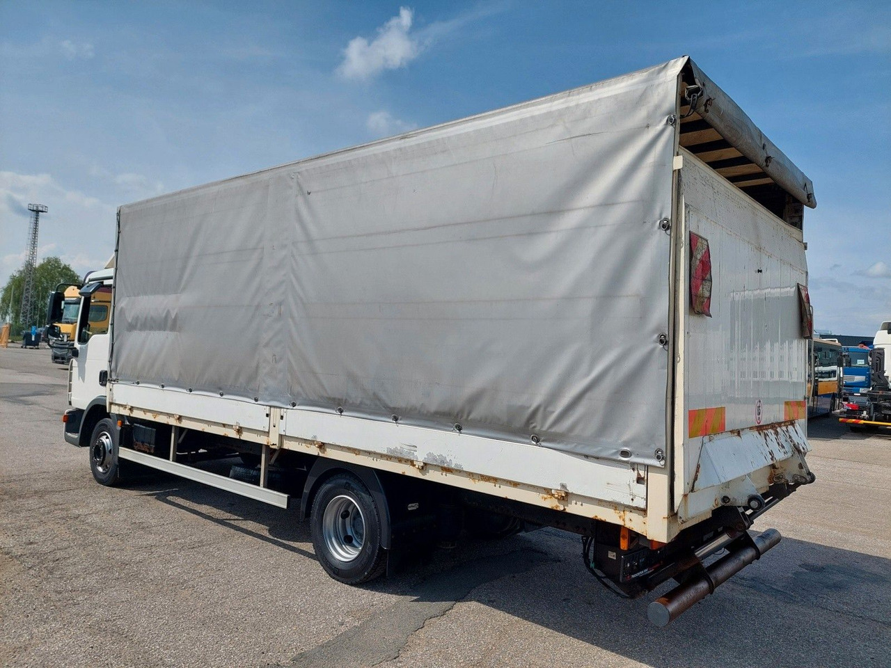 MAN TGL 8.180 4X2 BL - Tent veoauto: pilt 3 MAN TGL 8.180 4X2 BL - Tent veoauto: pilt 3