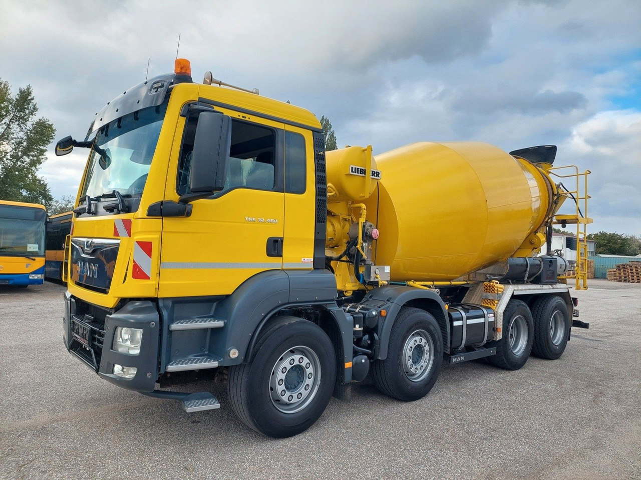 MAN TGS 32.460 8X4 BB Liebherr 9 m³ - Autobetoonisegisti: pilt 1 MAN TGS 32.460 8X4 BB Liebherr 9 m³ - Autobetoonisegisti: pilt 1