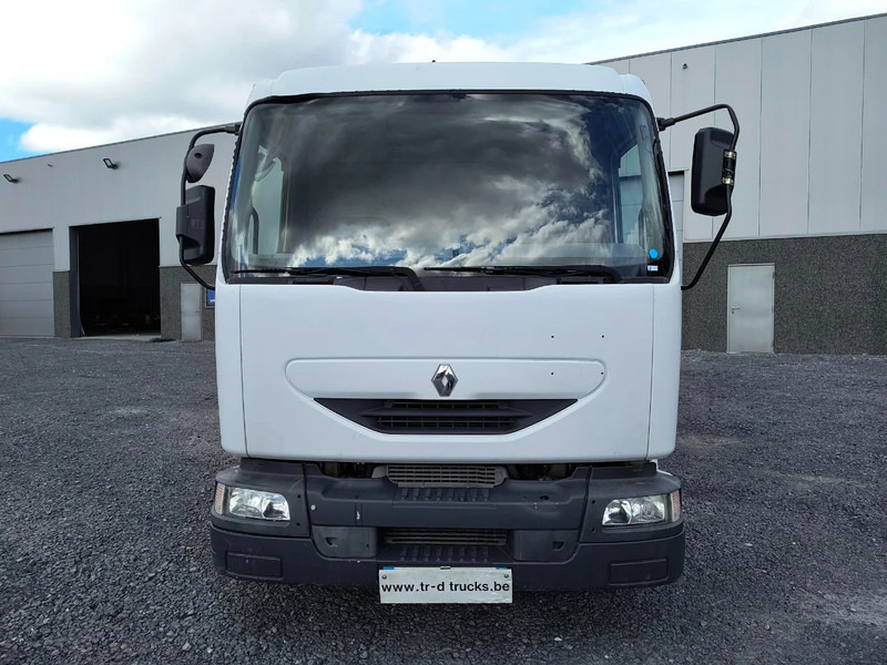 Renault Midlum 220 8000L FUEL / CARBURANT TANK - 3 COMP/ A LAMES - Tsisternauto: pilt 2 Renault Midlum 220 8000L FUEL / CARBURANT TANK - 3 COMP/ A LAMES - Tsisternauto: pilt 2