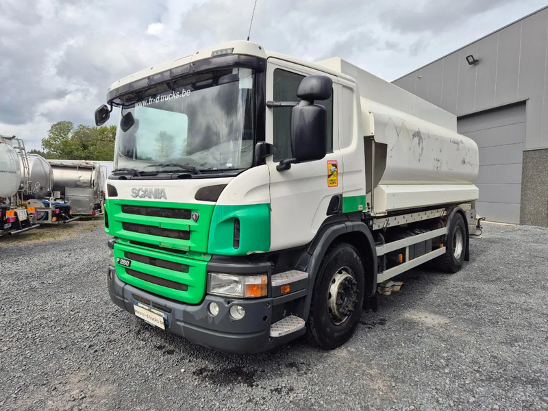 Scania P280 FUEL / CARBURANT 14000L - 5 COMP - RETARDER - Tsisternauto: pilt 1 Scania P280 FUEL / CARBURANT 14000L - 5 COMP - RETARDER - Tsisternauto: pilt 1