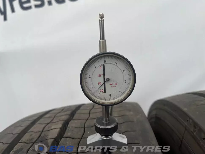 Apollo Apollo 315/70R22.5 EnduRace RA 156/150 M+S 3PMSF gebruikte set - Rehv - Veoauto: pilt 3 Apollo Apollo 315/70R22.5 EnduRace RA 156/150 M+S 3PMSF gebruikte set - Rehv - Veoauto: pilt 3