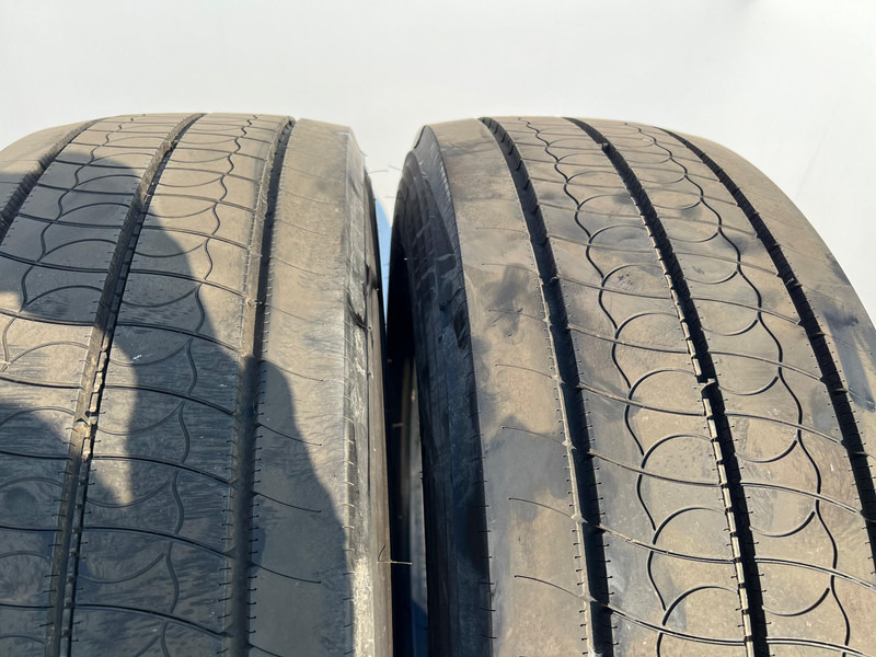 Bridgestone Bridgestone 315/70R22.5 H-STEER002 ECOPIA 156/154 M M+S 3PMSF gebruikte set - Rehv - Veoauto: pilt 2 Bridgestone Bridgestone 315/70R22.5 H-STEER002 ECOPIA 156/154 M M+S 3PMSF gebruikte set - Rehv - Veoauto: pilt 2