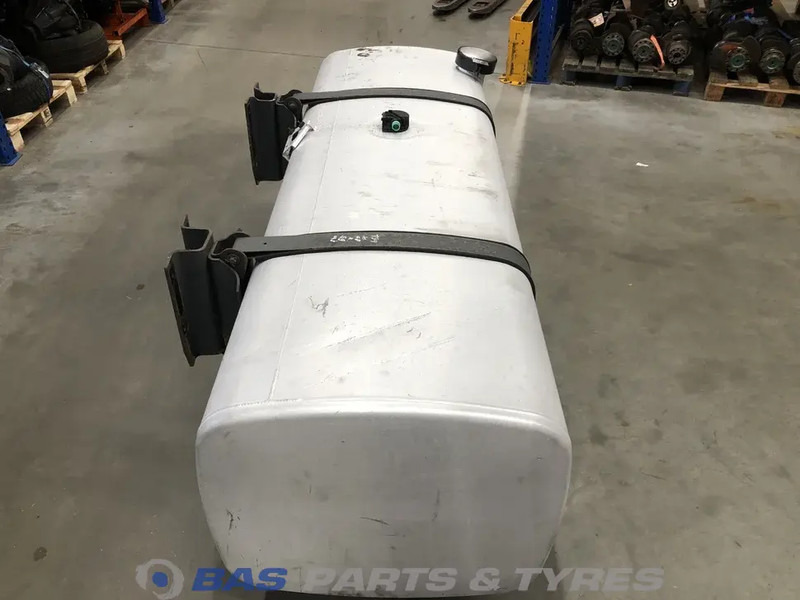 DAF Brandstoftank DAF 690 Liter 1945569 - Kütusepaak - Veoauto: pilt 4 DAF Brandstoftank DAF 690 Liter 1945569 - Kütusepaak - Veoauto: pilt 4