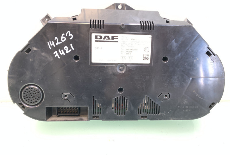 DAF XF105 - Armatuurlaud - Veoauto: pilt 2 DAF XF105 - Armatuurlaud - Veoauto: pilt 2