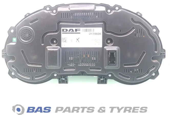 DAF XF106 - Armatuurlaud - Veoauto: pilt 2 DAF XF106 - Armatuurlaud - Veoauto: pilt 2