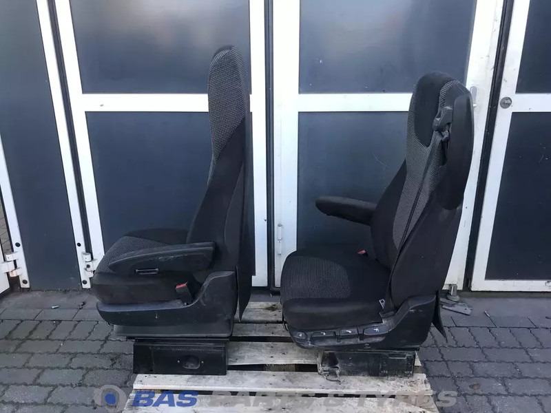DAF XF106 Stoelen set DAF 1844320 - Iste - Veoauto: pilt 2 DAF XF106 Stoelen set DAF 1844320 - Iste - Veoauto: pilt 2