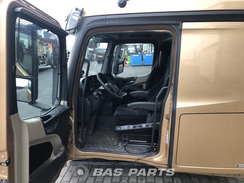 Mercedes-Benz Actros MP4 - Kabiin ja interjöör - Veoauto: pilt 3 Mercedes-Benz Actros MP4 - Kabiin ja interjöör - Veoauto: pilt 3