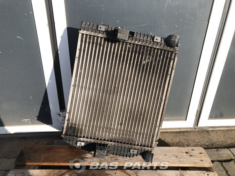 Mercedes-Benz Atego MP2 - Radiaator - Veoauto: pilt 1 Mercedes-Benz Atego MP2 - Radiaator - Veoauto: pilt 1