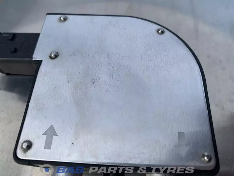 Mercedes-Benz Brandstoftank Mercedes 290 Liter A 009 542 81 18 - Kütusepaak - Veoauto: pilt 5 Mercedes-Benz Brandstoftank Mercedes 290 Liter A 009 542 81 18 - Kütusepaak - Veoauto: pilt 5