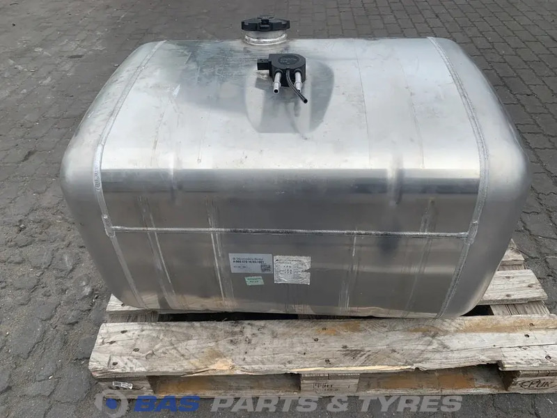 Mercedes-Benz Brandstoftank Mercedes 290 Liter A 960 470 00 04 - Kütusepaak - Veoauto: pilt 3 Mercedes-Benz Brandstoftank Mercedes 290 Liter A 960 470 00 04 - Kütusepaak - Veoauto: pilt 3