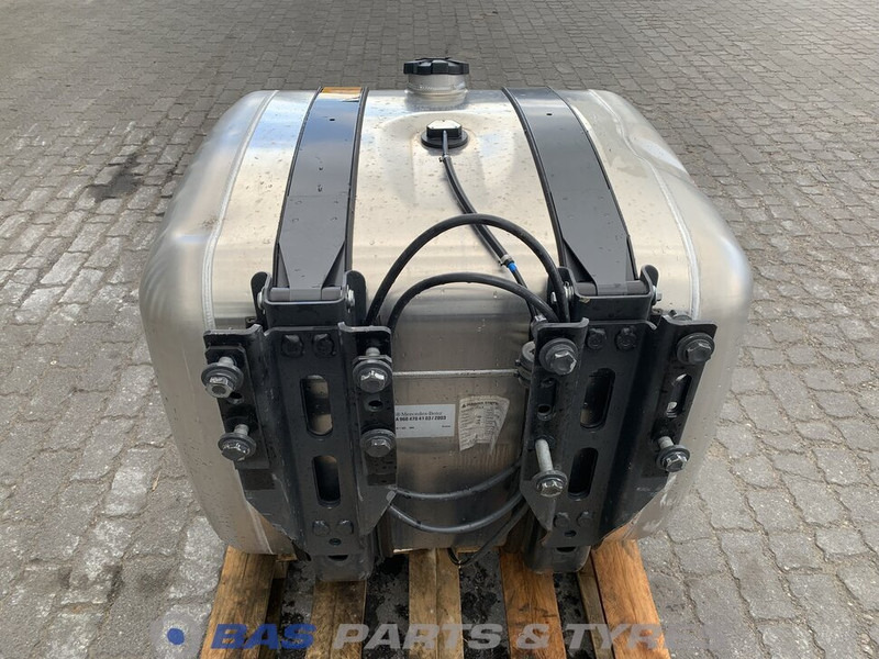 Mercedes-Benz Brandstoftank Mercedes 360 Liter A 960 470 51 04 - Kütusepaak - Veoauto: pilt 3 Mercedes-Benz Brandstoftank Mercedes 360 Liter A 960 470 51 04 - Kütusepaak - Veoauto: pilt 3