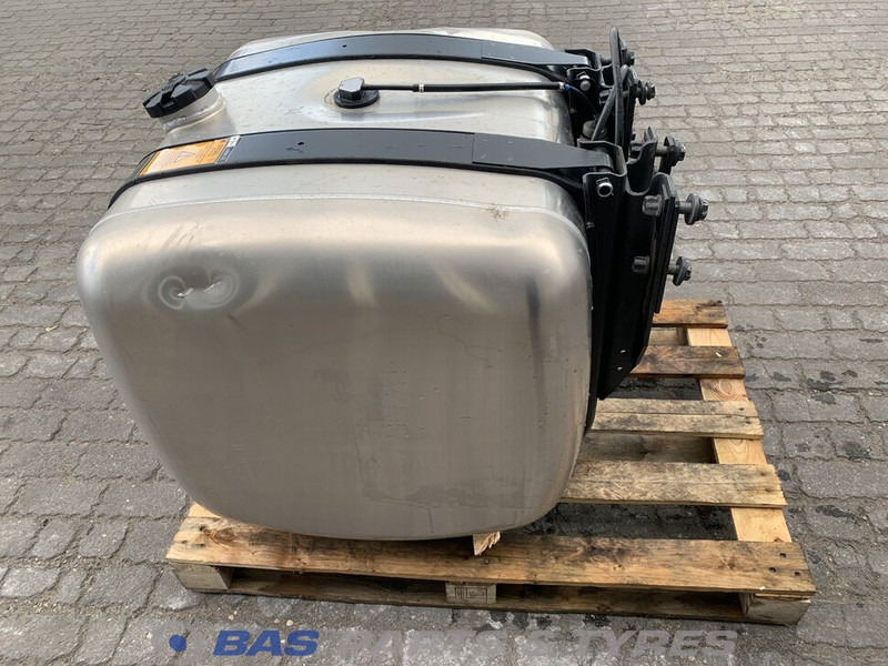 Mercedes-Benz Brandstoftank Mercedes 360 Liter A 960 470 51 04 - Kütusepaak - Veoauto: pilt 2 Mercedes-Benz Brandstoftank Mercedes 360 Liter A 960 470 51 04 - Kütusepaak - Veoauto: pilt 2