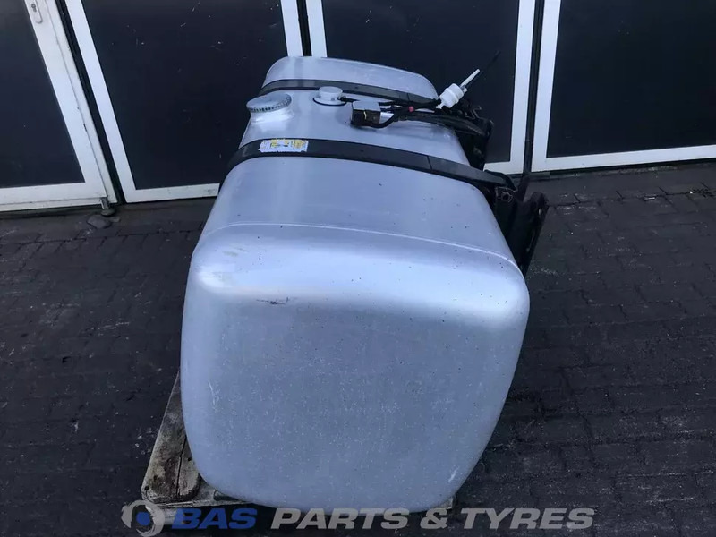 Mercedes-Benz Brandstoftank Mercedes 570 Liter A 960 475 27 03 - Kütusepaak - Veoauto: pilt 2 Mercedes-Benz Brandstoftank Mercedes 570 Liter A 960 475 27 03 - Kütusepaak - Veoauto: pilt 2