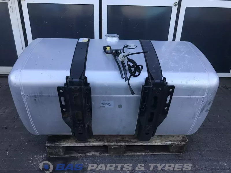 Mercedes-Benz Brandstoftank Mercedes 570 Liter A 960 475 27 03 - Kütusepaak - Veoauto: pilt 3 Mercedes-Benz Brandstoftank Mercedes 570 Liter A 960 475 27 03 - Kütusepaak - Veoauto: pilt 3