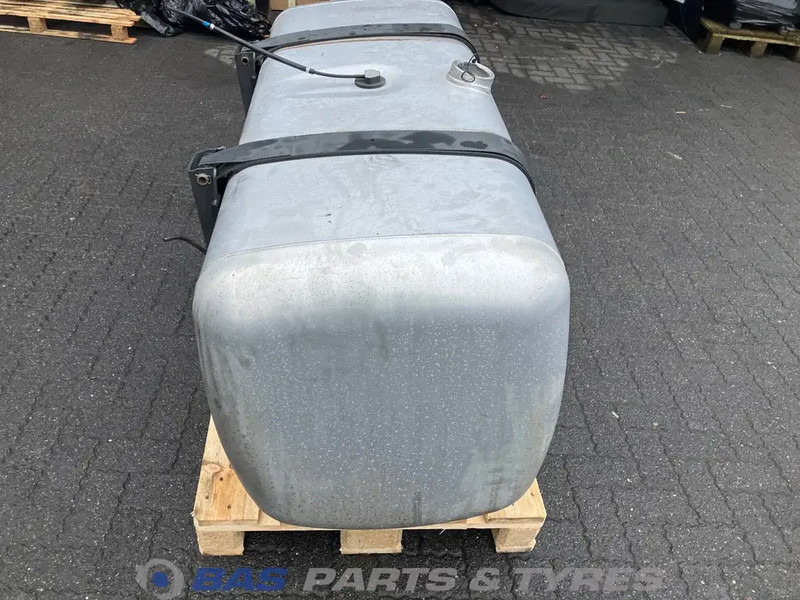 Mercedes-Benz Brandstoftank Mercedes 630 Liter A 960 470 39 03 - Kütusepaak - Veoauto: pilt 4 Mercedes-Benz Brandstoftank Mercedes 630 Liter A 960 470 39 03 - Kütusepaak - Veoauto: pilt 4