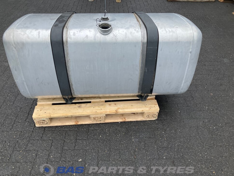 Mercedes-Benz Brandstoftank Mercedes 630 Liter A 960 470 39 03 - Kütusepaak - Veoauto: pilt 1 Mercedes-Benz Brandstoftank Mercedes 630 Liter A 960 470 39 03 - Kütusepaak - Veoauto: pilt 1