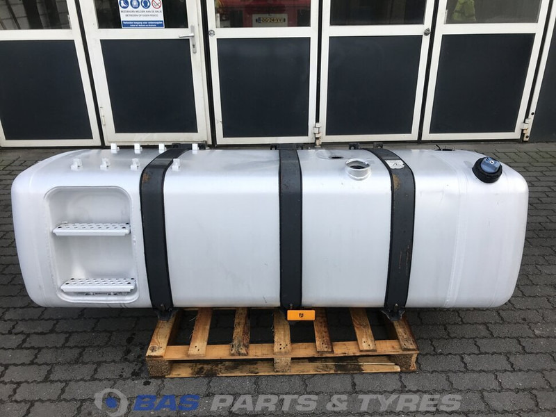 Mercedes-Benz Brandstoftank Mercedes 820 Liter A 960 470 34 01 - Kütusepaak - Veoauto: pilt 1 Mercedes-Benz Brandstoftank Mercedes 820 Liter A 960 470 34 01 - Kütusepaak - Veoauto: pilt 1